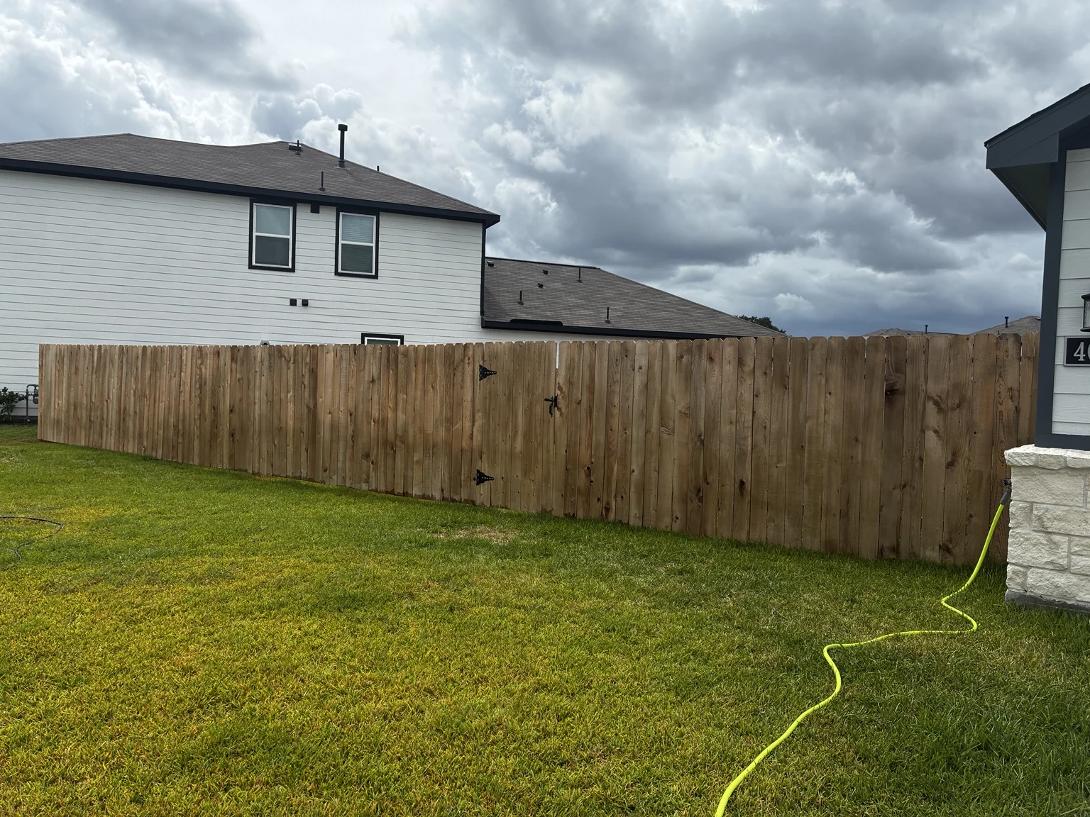 GuddShots fence cleaning & restoration project